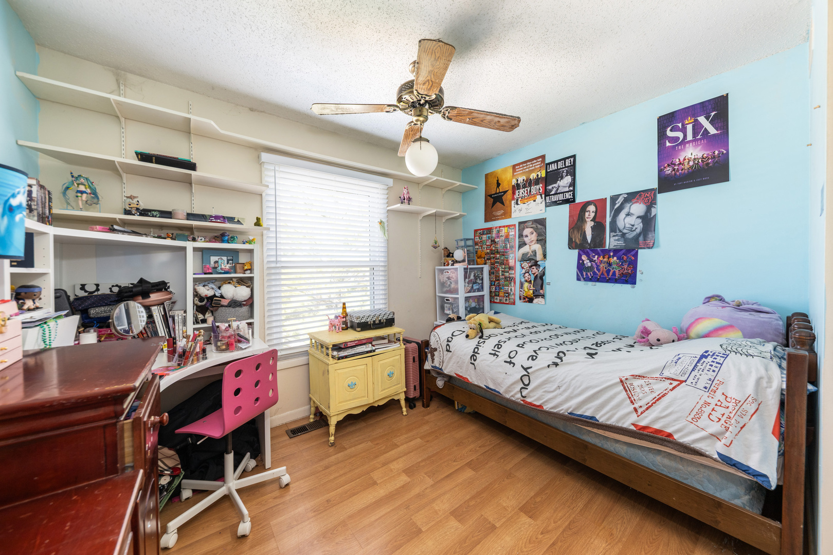 128 S BIRCHWOOD Drive, Naperville, IL 60540