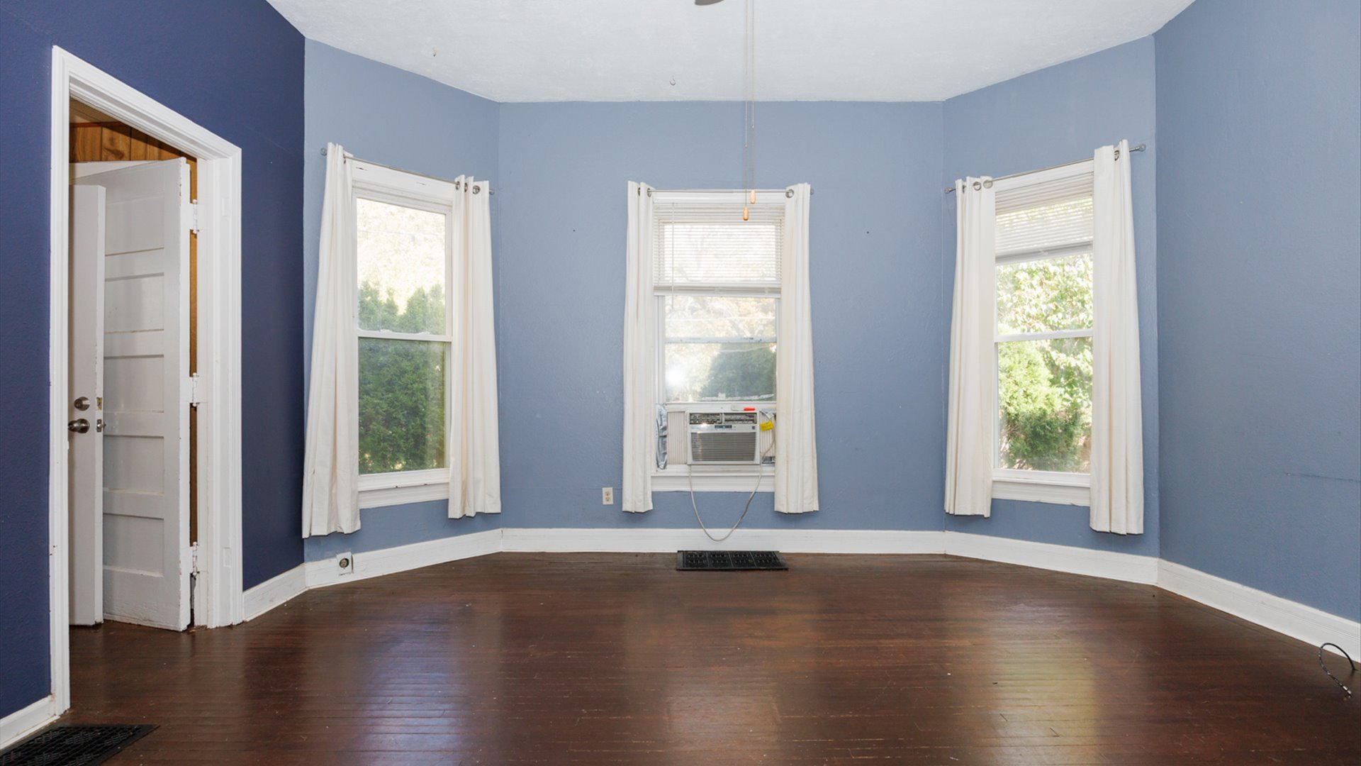 802 S Madison Street, Bloomington, IL 61701