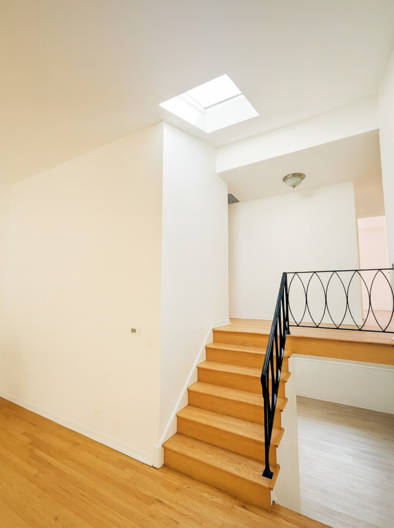 8557 N National Avenue #8557, Niles, IL 60714