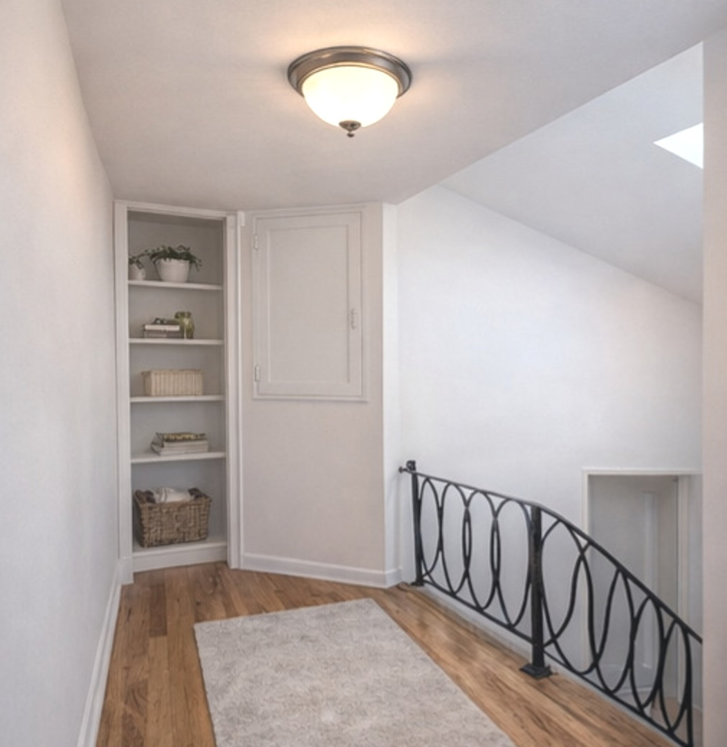 8557 N National Avenue #8557, Niles, IL 60714