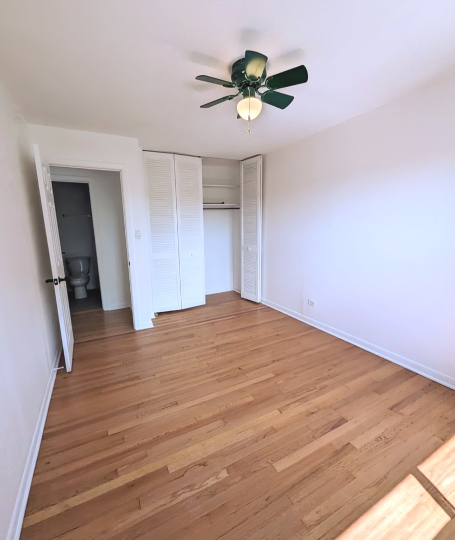 8557 N National Avenue #8557, Niles, IL 60714