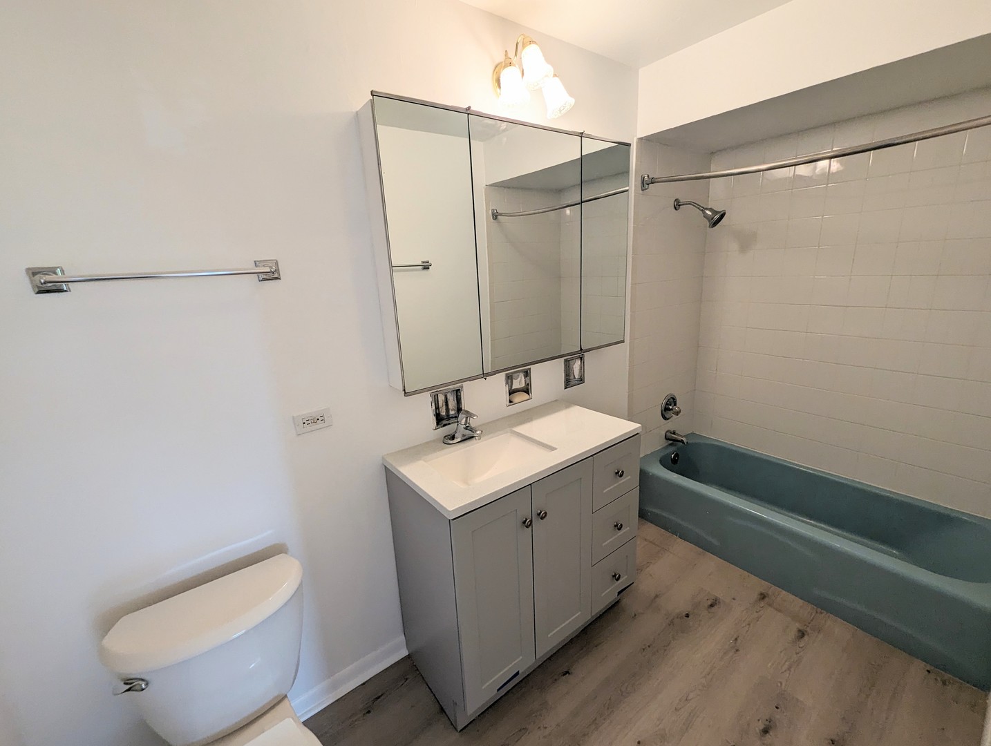 8557 N National Avenue #8557, Niles, IL 60714