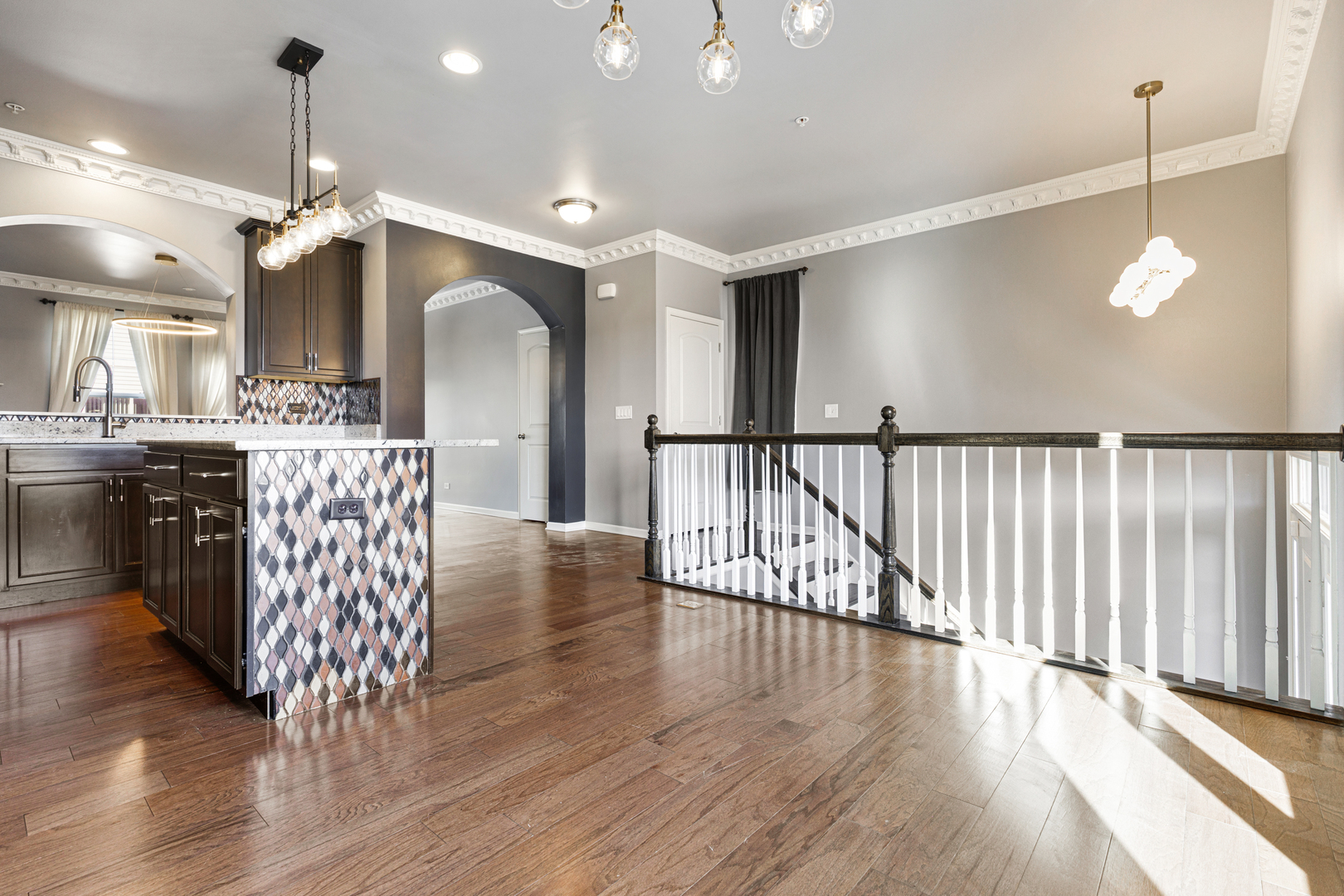 1198 Evergreen Avenue, Des Plaines, IL 60016