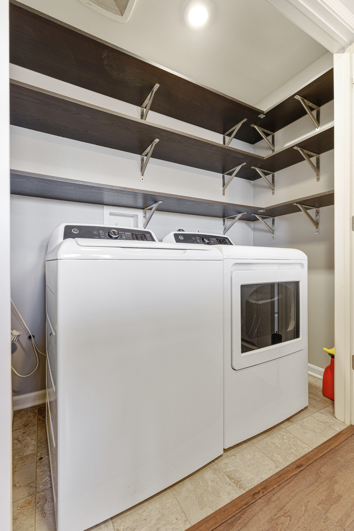 1198 Evergreen Avenue, Des Plaines, IL 60016