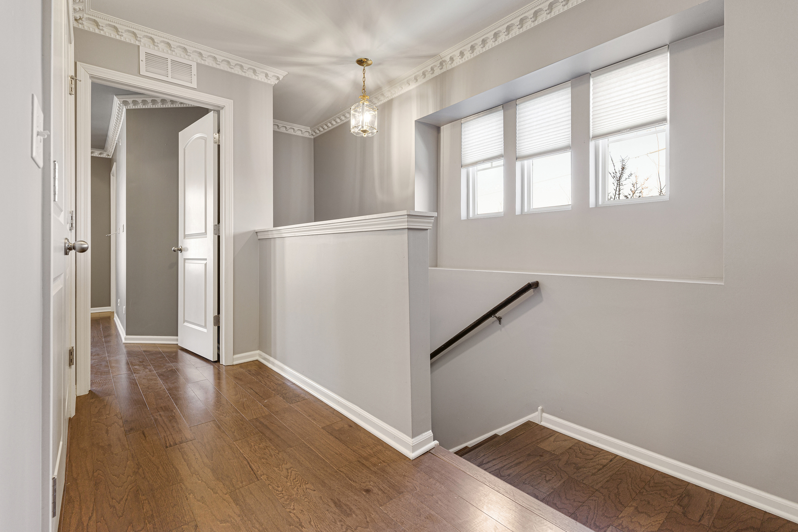 1198 Evergreen Avenue, Des Plaines, IL 60016