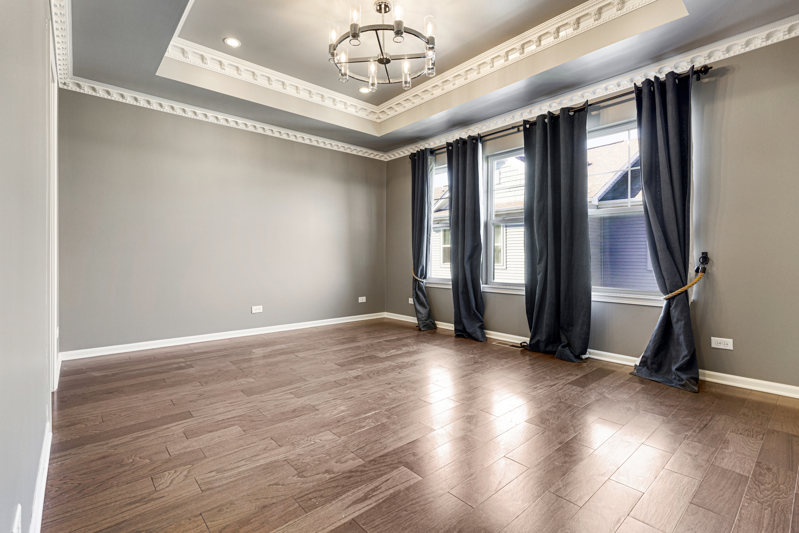 1198 Evergreen Avenue, Des Plaines, IL 60016