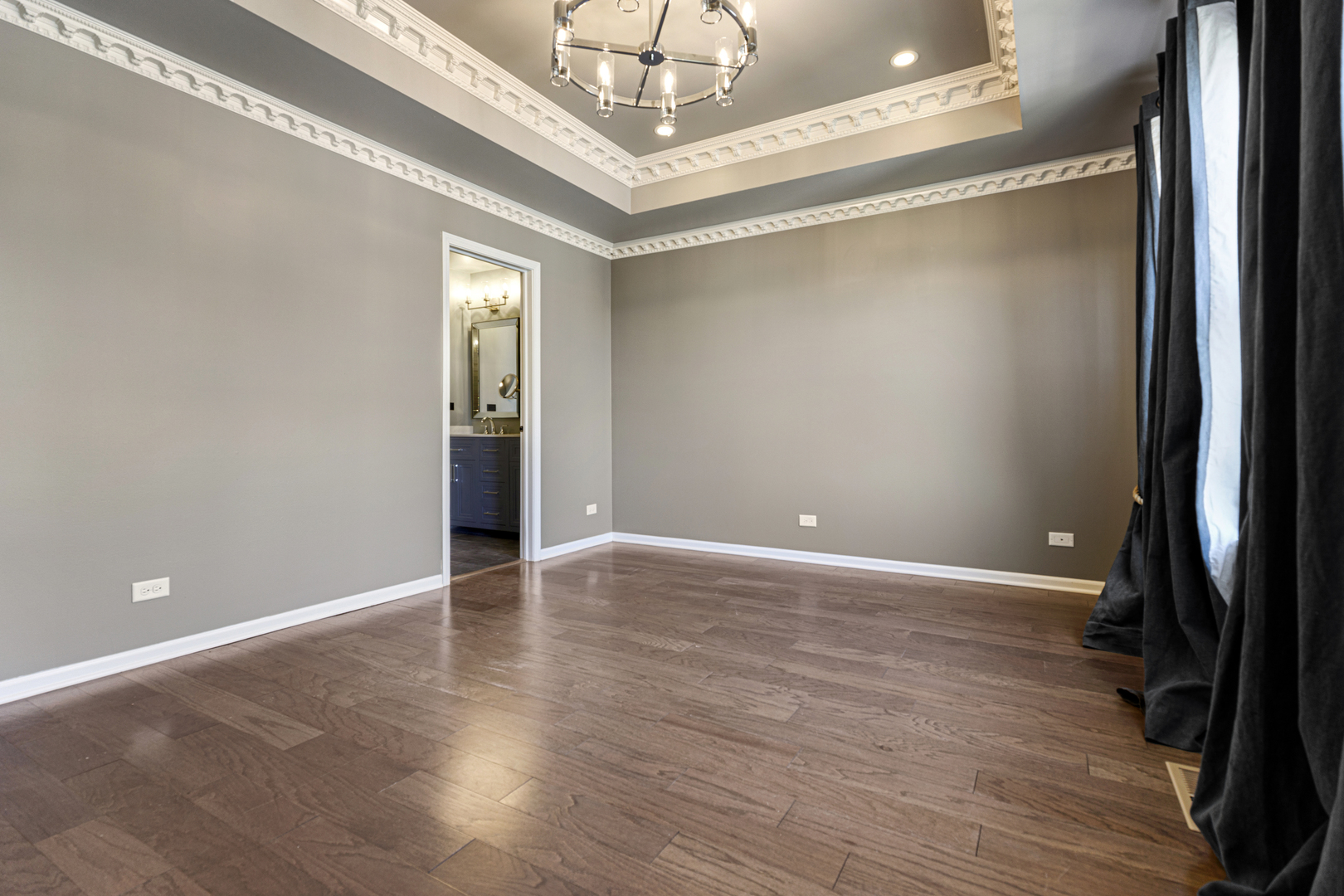 1198 Evergreen Avenue, Des Plaines, IL 60016