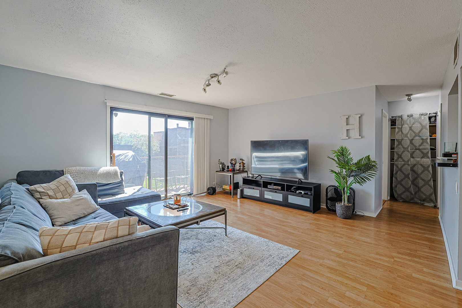 631 Derry Court #3C, Schaumburg, IL 60193