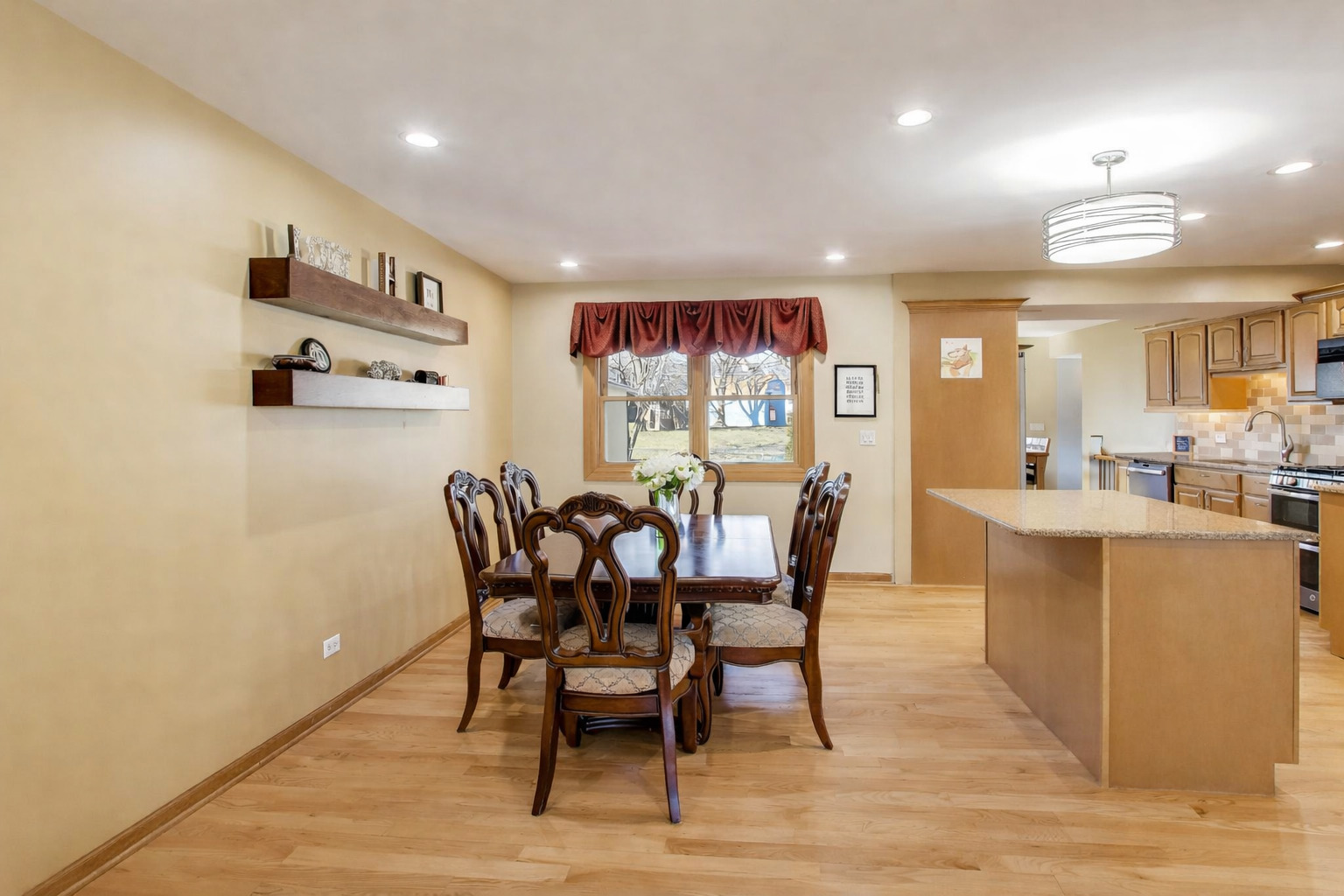 1576 Von Braun Trail, Elk Grove Village, IL 60007