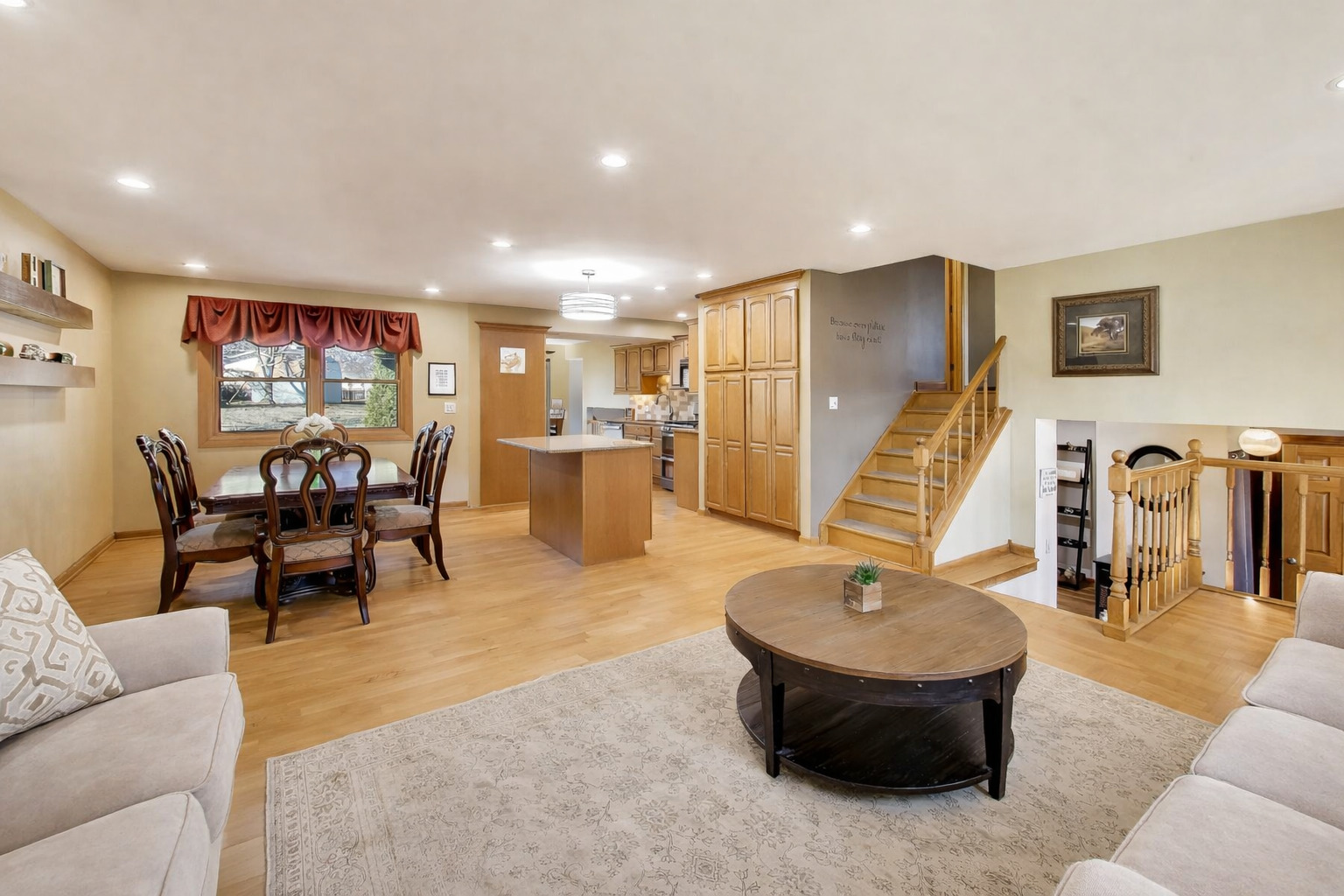 1576 Von Braun Trail, Elk Grove Village, IL 60007