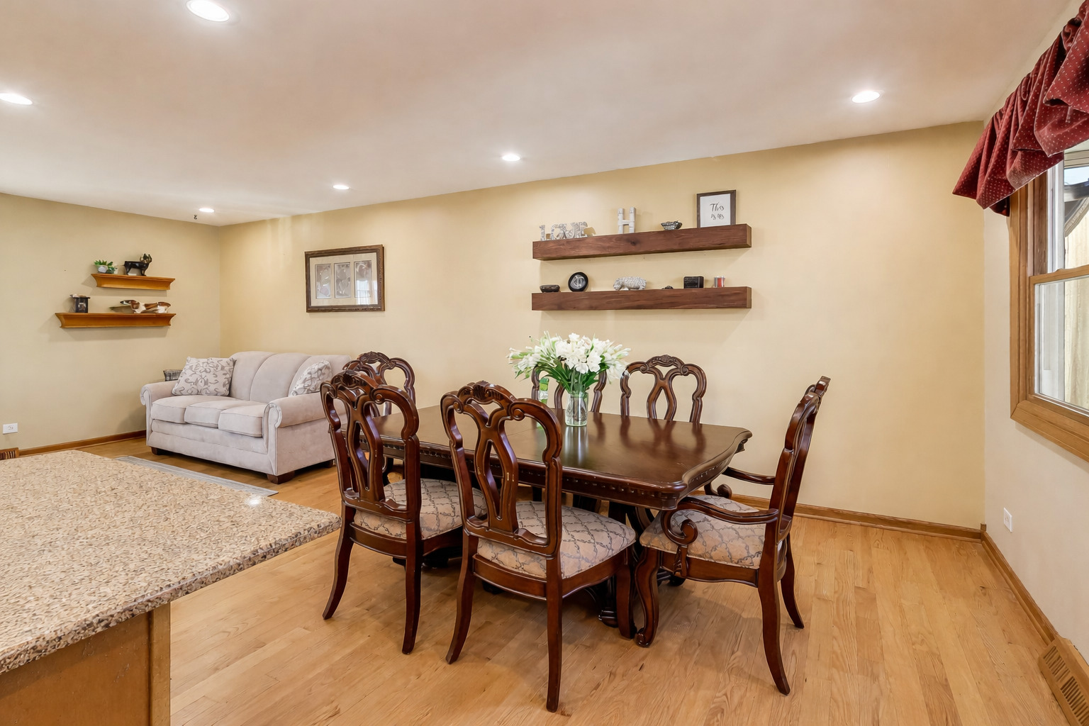 1576 Von Braun Trail, Elk Grove Village, IL 60007