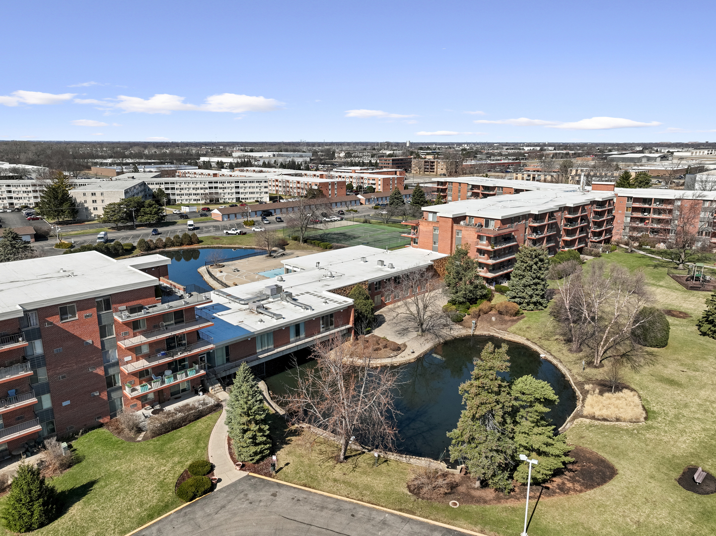 16 E Old Willow Road #223S, Prospect Heights, IL 60070