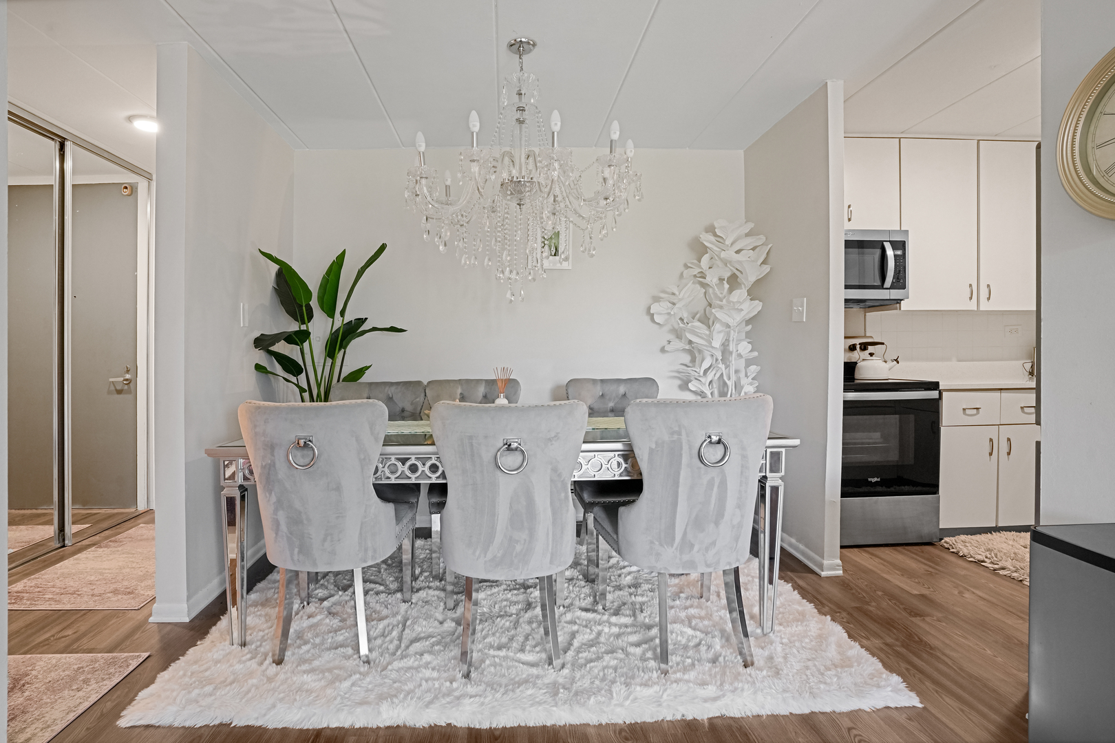 16 E Old Willow Road #223S, Prospect Heights, IL 60070