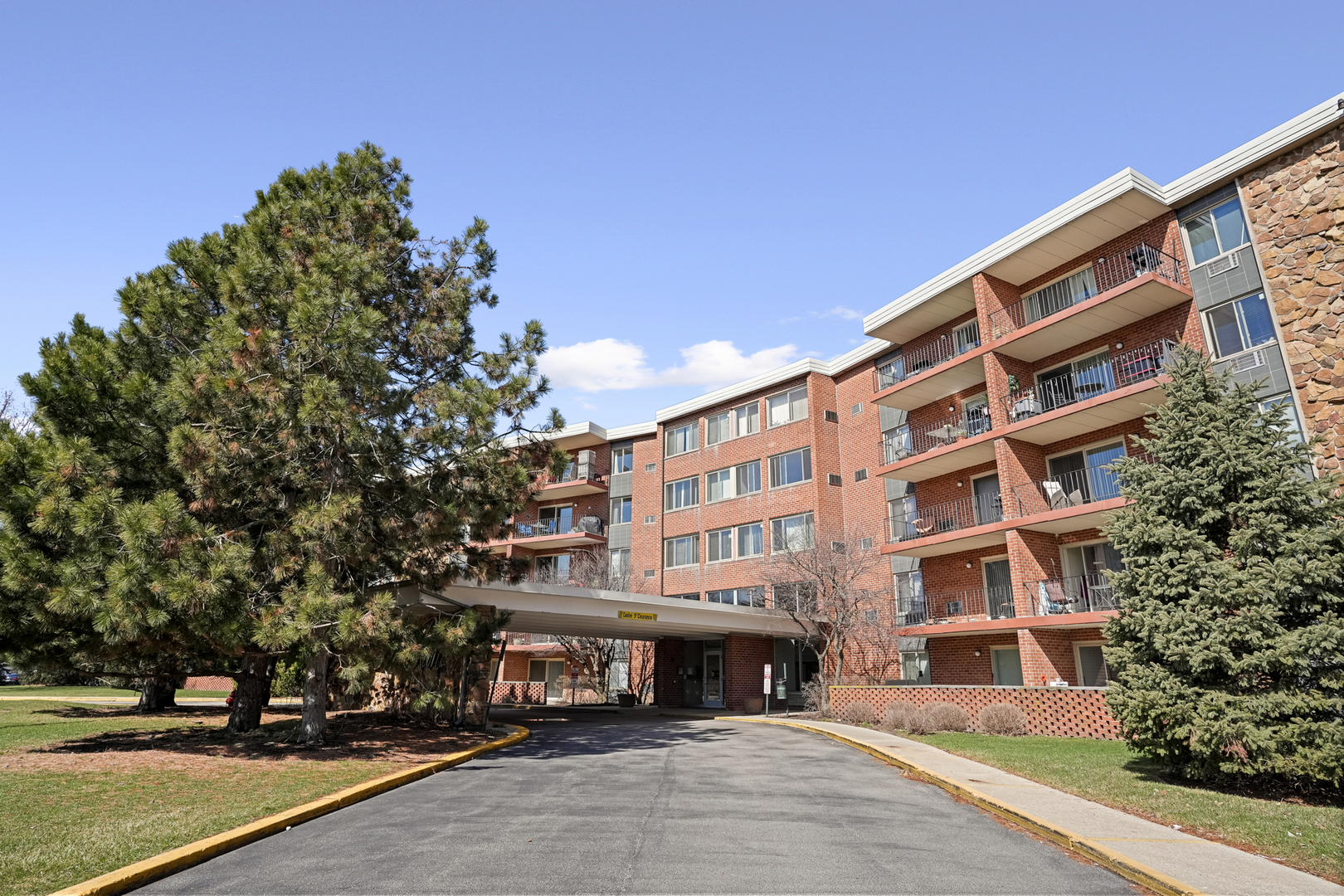 16 E Old Willow Road #223S, Prospect Heights, IL 60070