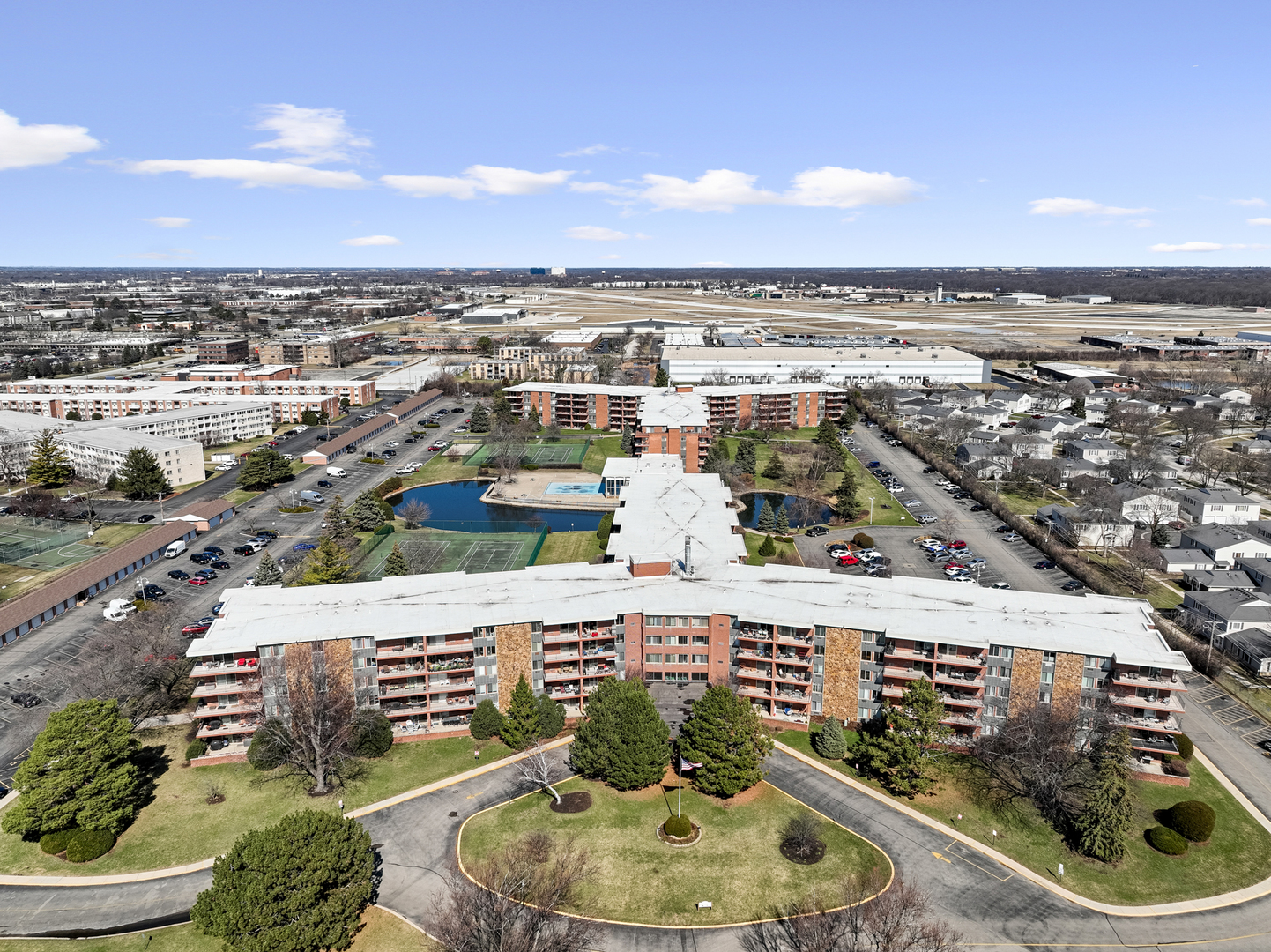 16 E Old Willow Road #223S, Prospect Heights, IL 60070