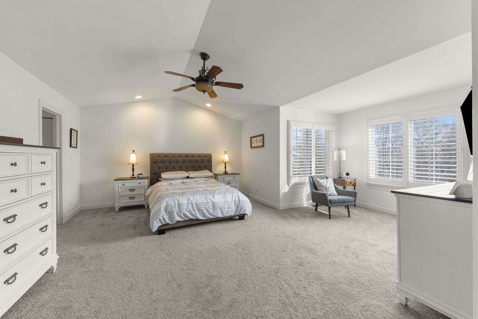 621 Western Drive, North Aurora, IL 60542