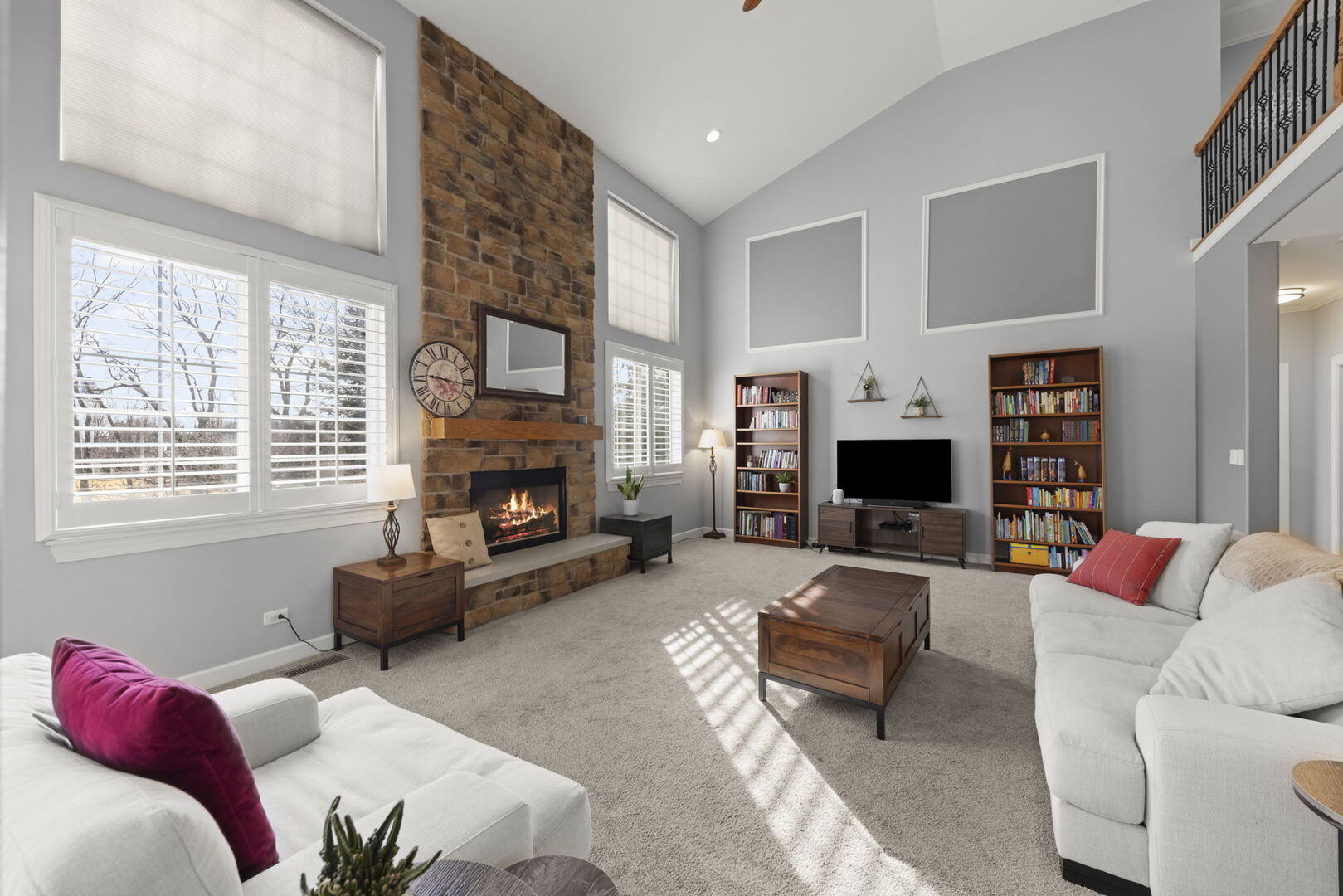 621 Western Drive, North Aurora, IL 60542