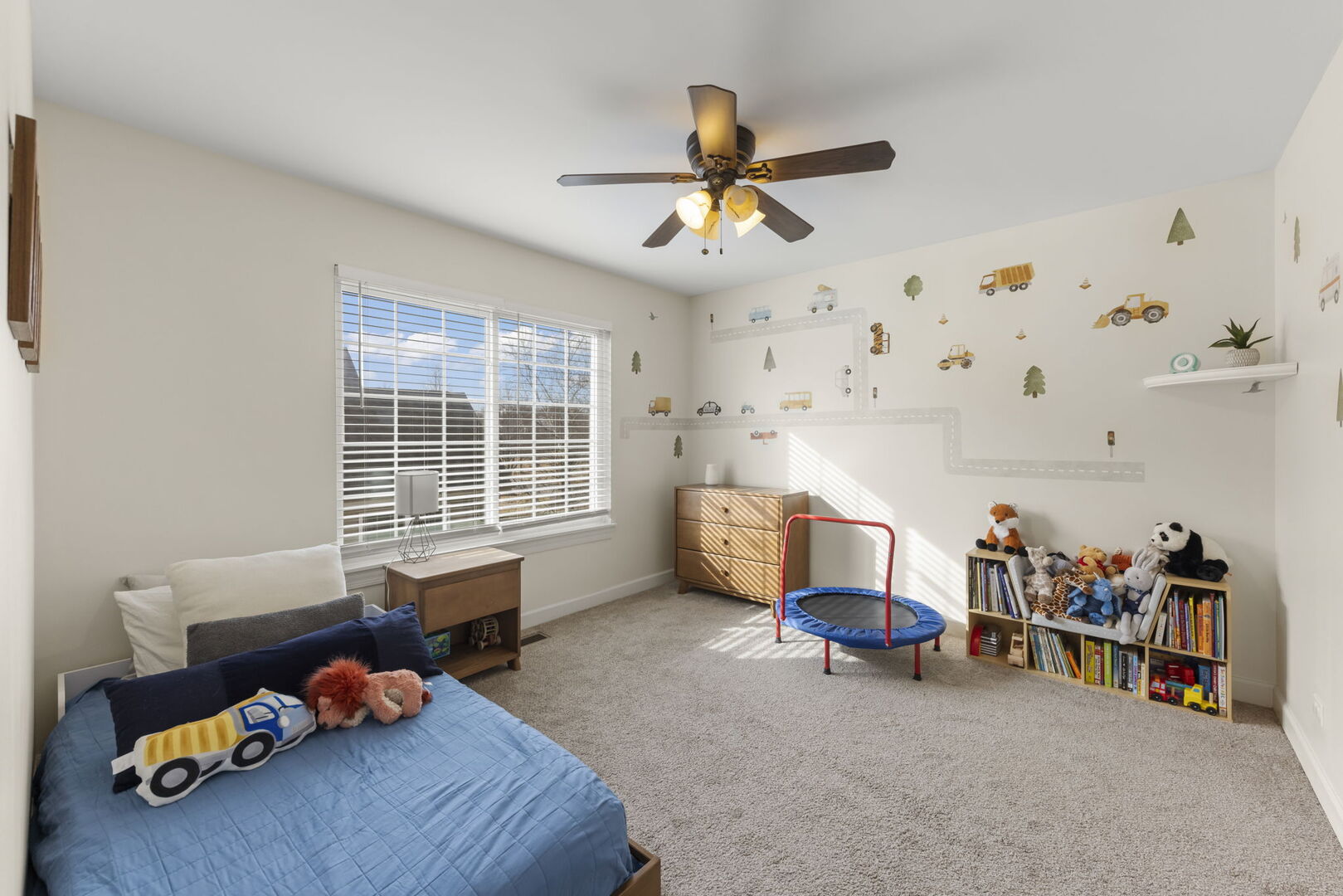 621 Western Drive, North Aurora, IL 60542