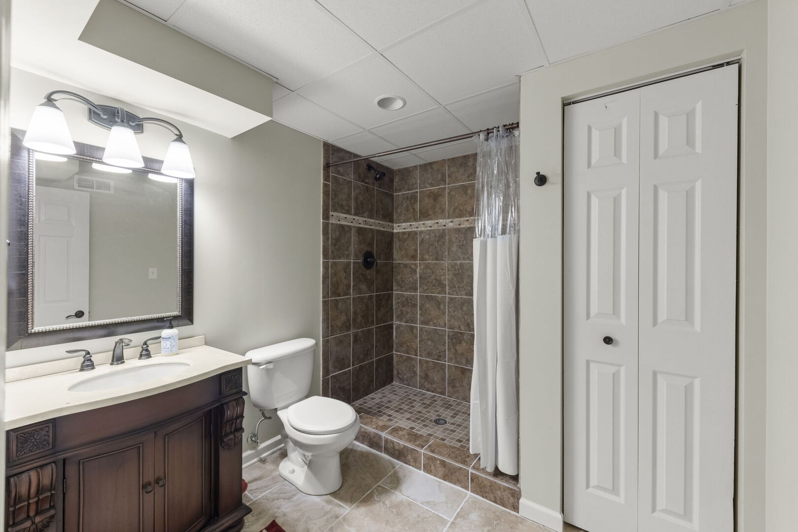 621 Western Drive, North Aurora, IL 60542