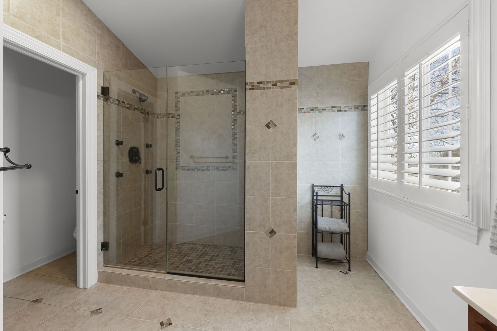 621 Western Drive, North Aurora, IL 60542