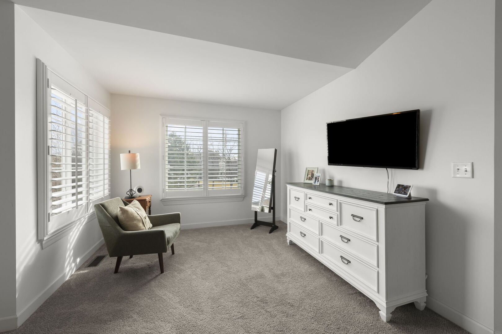 621 Western Drive, North Aurora, IL 60542