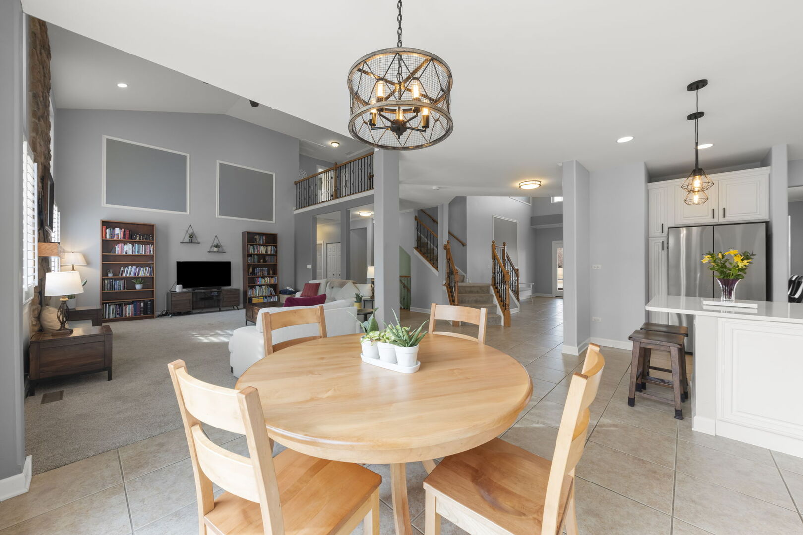 621 Western Drive, North Aurora, IL 60542