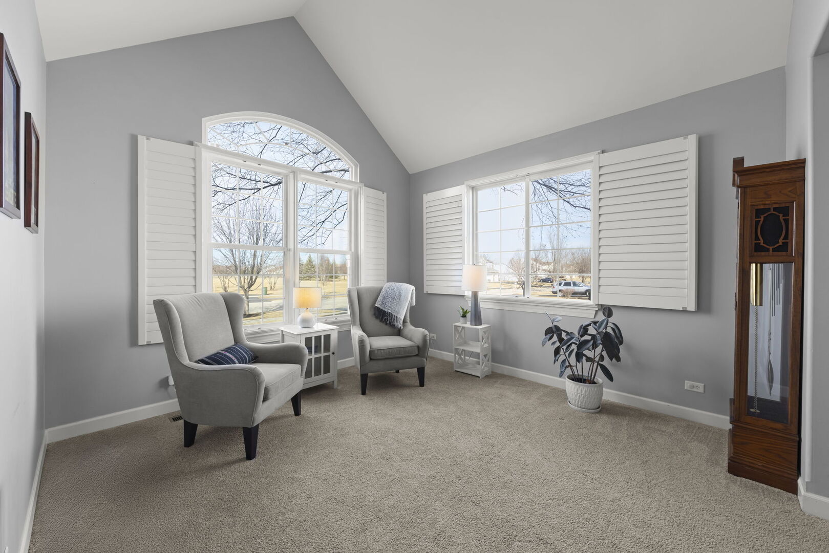 621 Western Drive, North Aurora, IL 60542