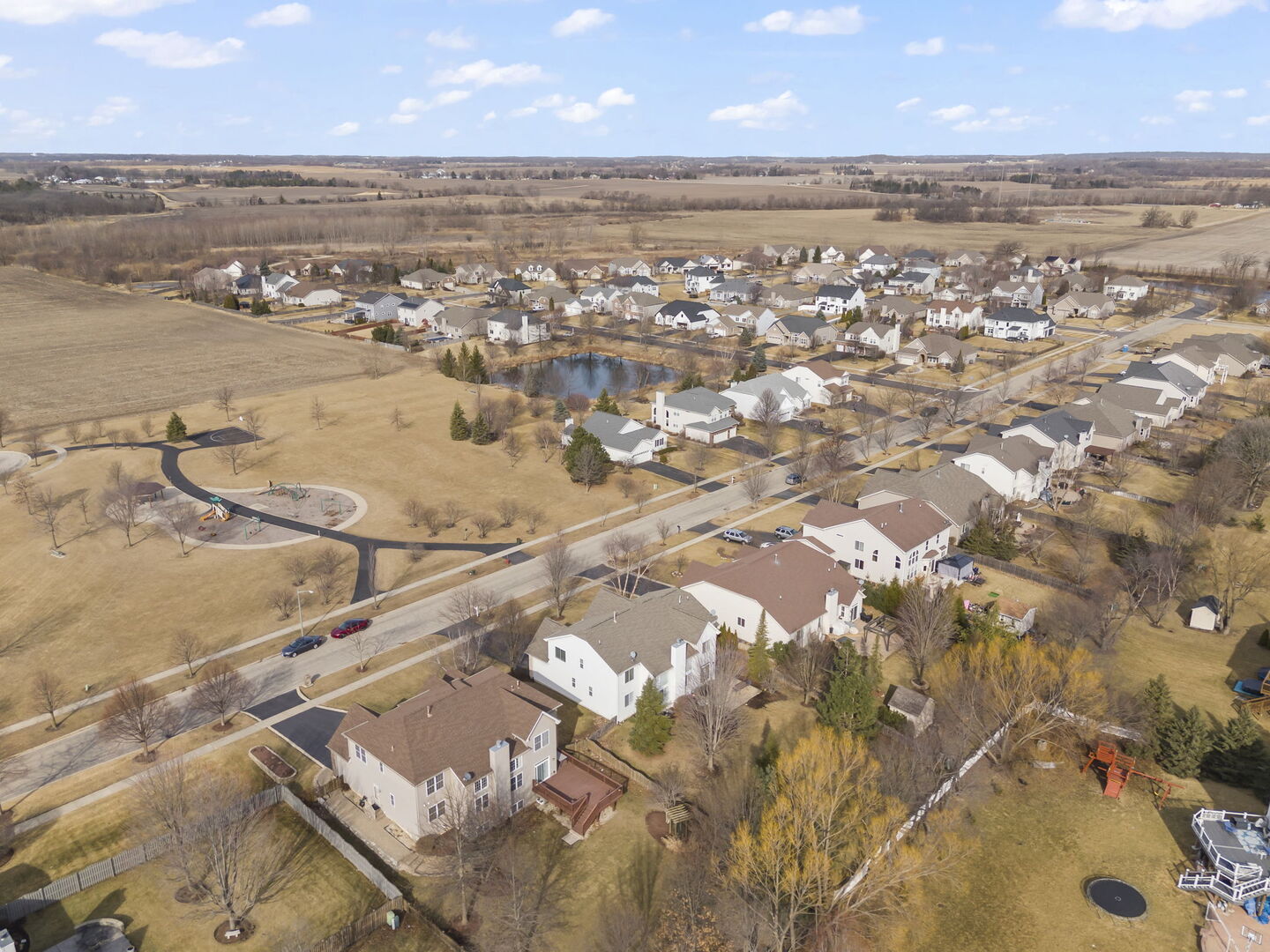 621 Western Drive, North Aurora, IL 60542