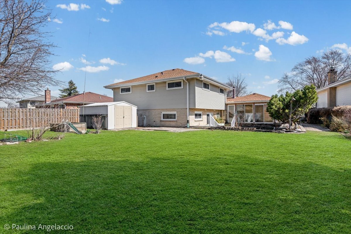 1454 Dayton Place, Des Plaines, IL 60018