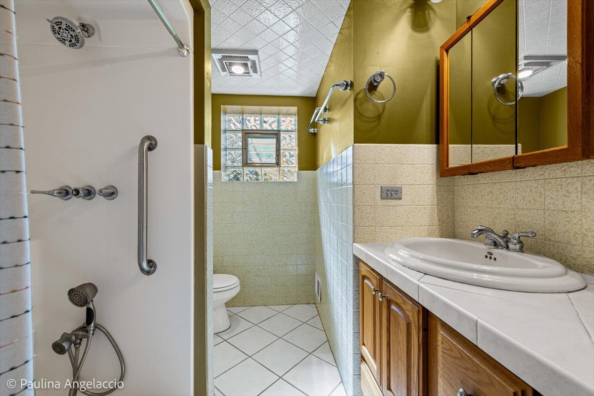 1454 Dayton Place, Des Plaines, IL 60018