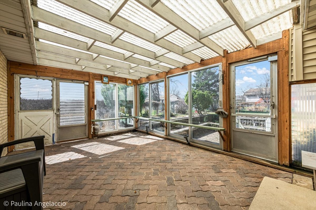 1454 Dayton Place, Des Plaines, IL 60018