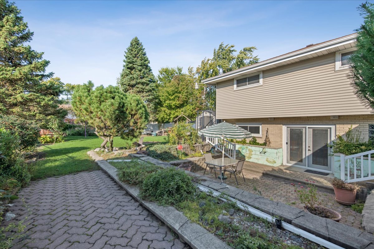 1454 Dayton Place, Des Plaines, IL 60018