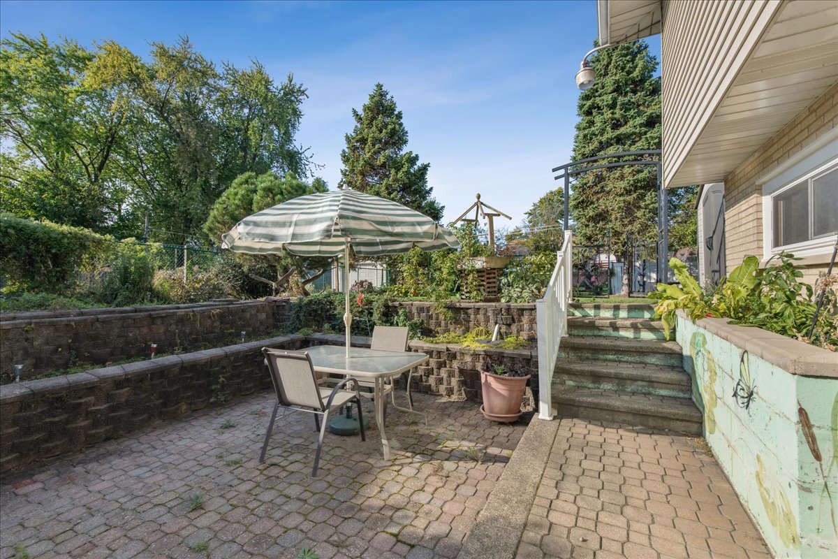 1454 Dayton Place, Des Plaines, IL 60018