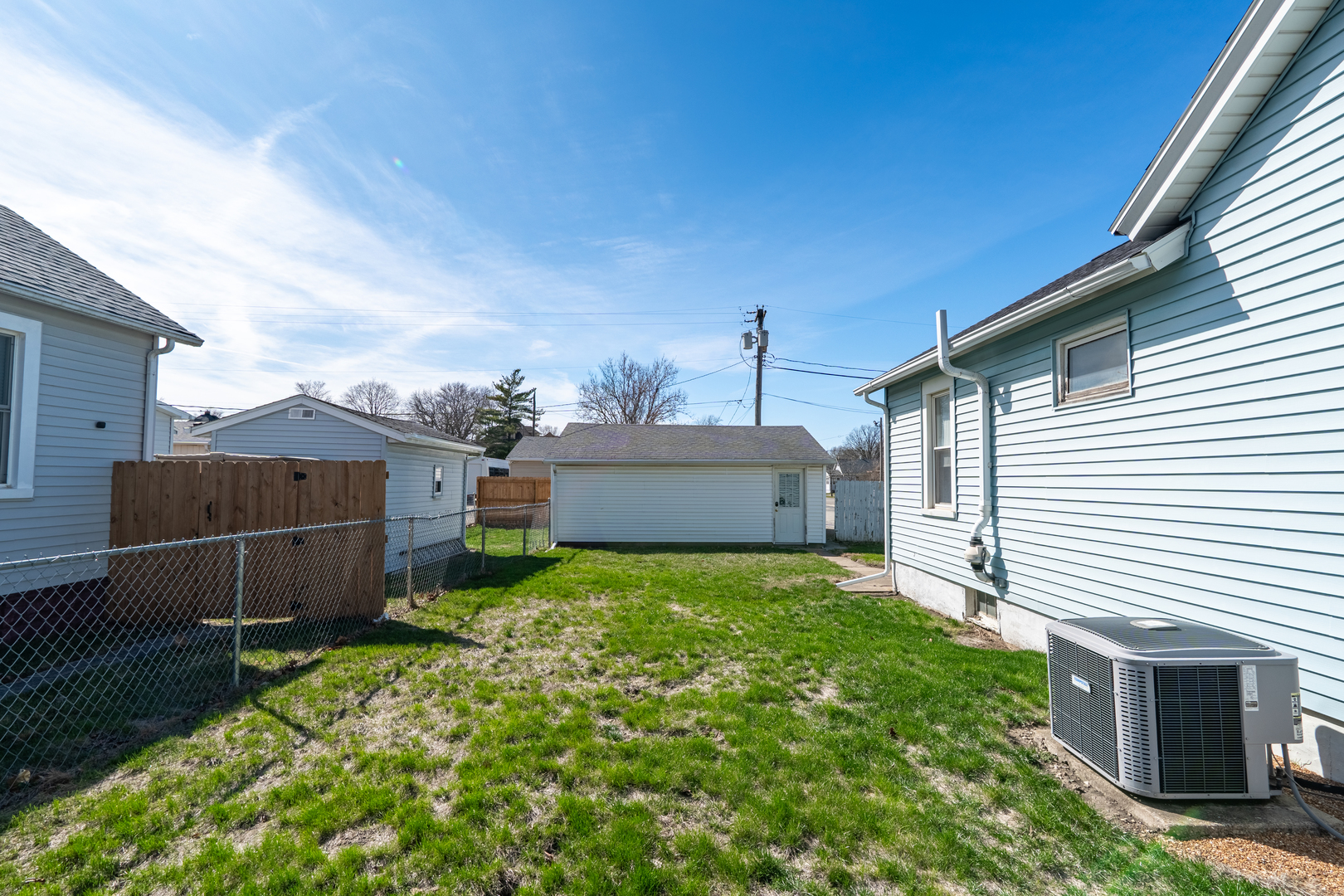 1201 S East Street, Bloomington, IL 61701