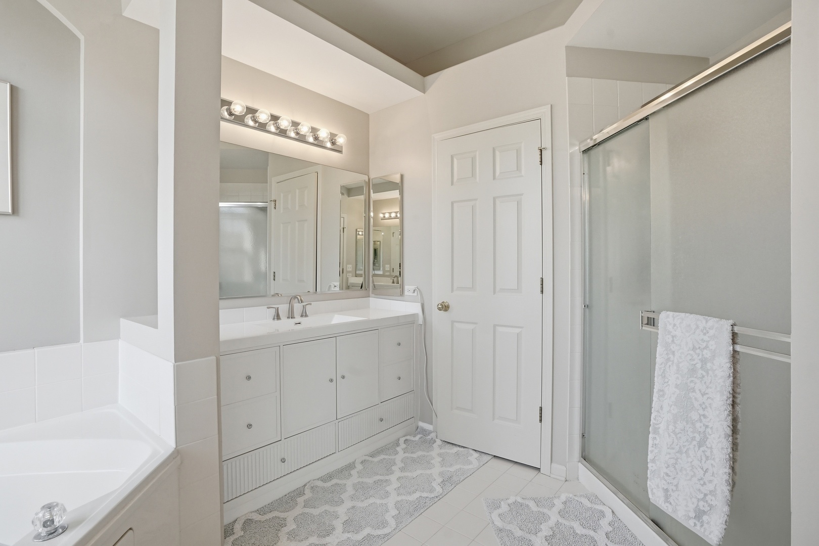 1905 S Osprey Lane, Libertyville, IL 60048