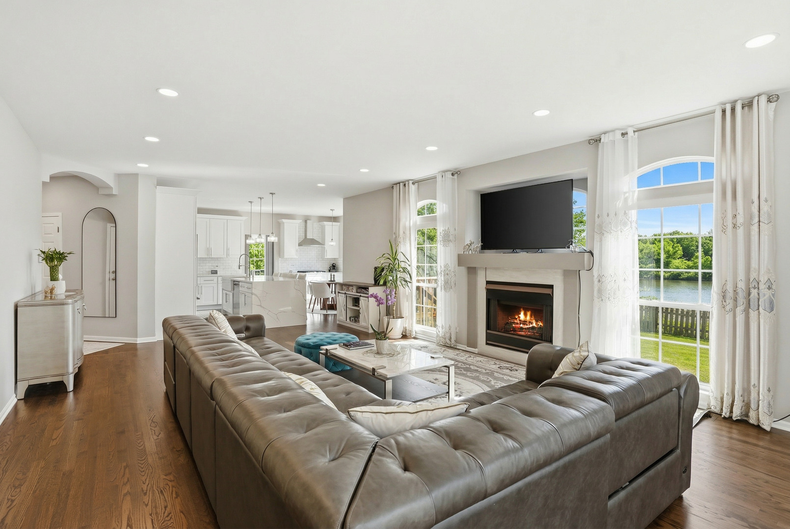 1905 S Osprey Lane, Libertyville, IL 60048