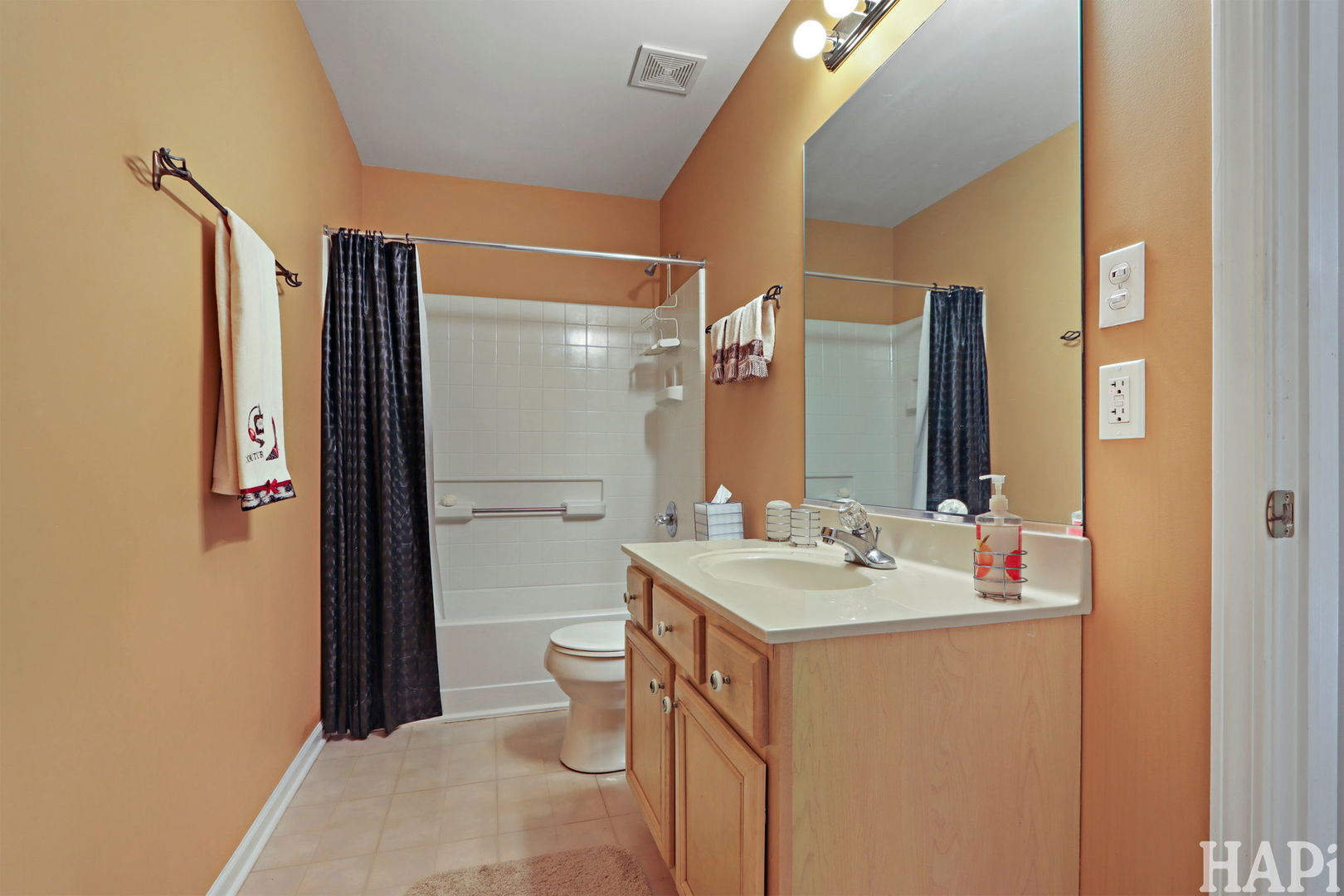 1167 N Oakwood Drive #32-3, Fox Lake, IL 60020