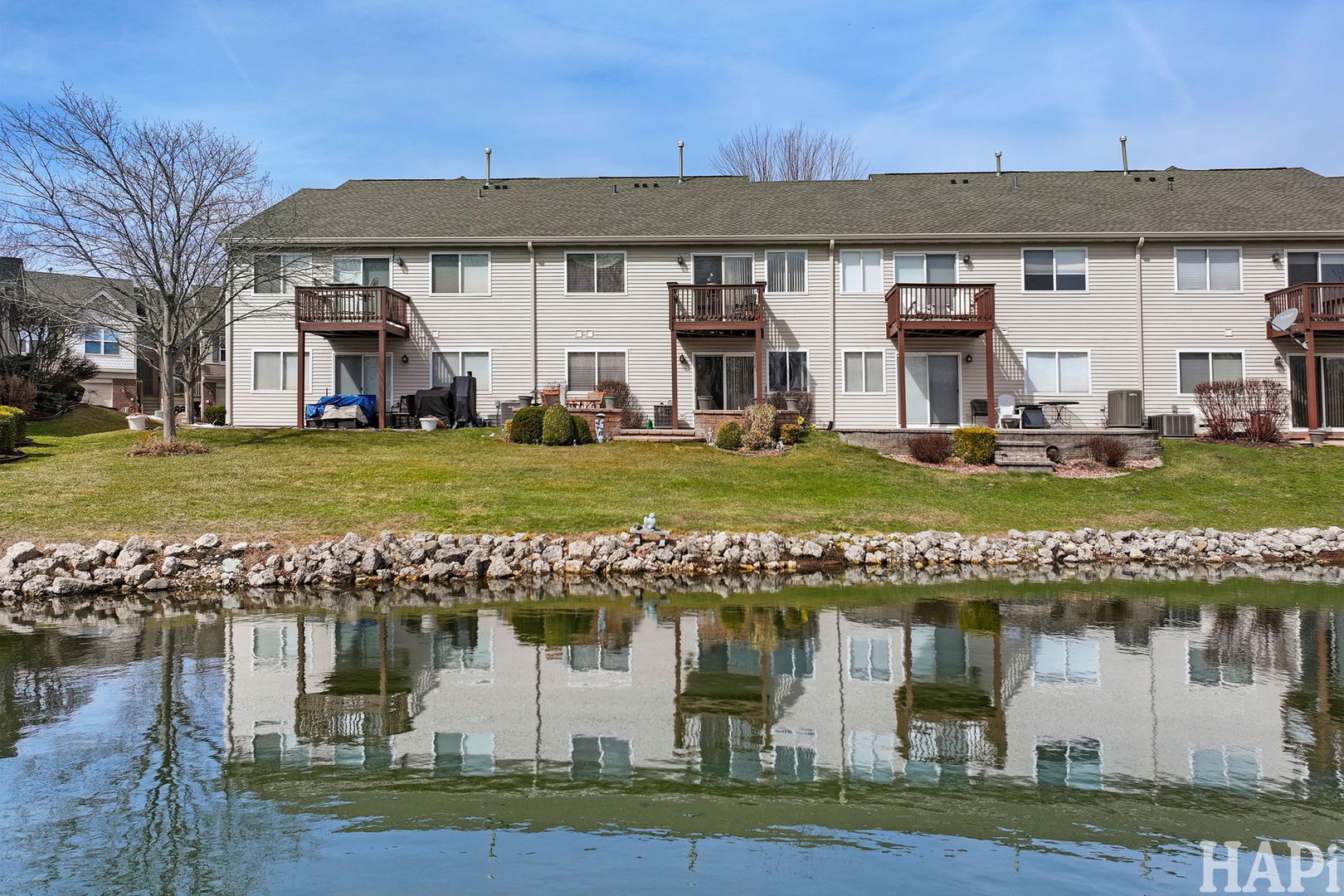 1167 N Oakwood Drive #32-3, Fox Lake, IL 60020
