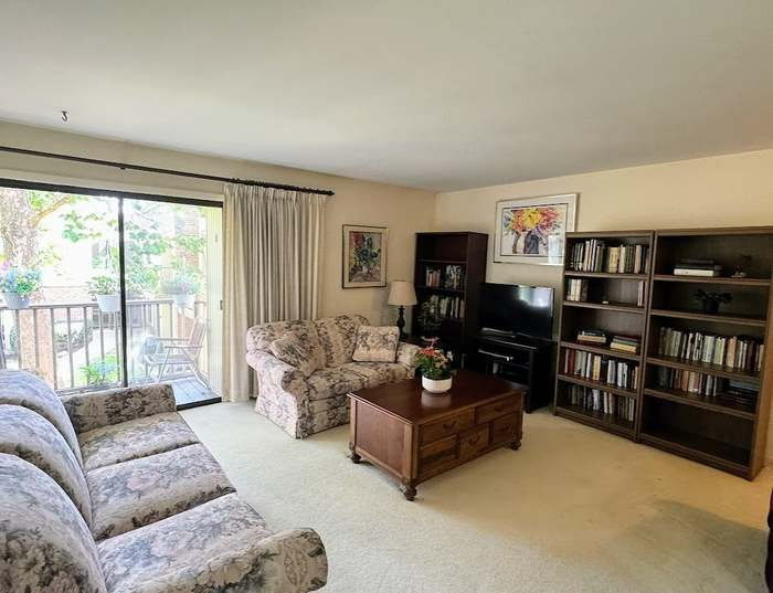 480 74th Street #203, Downers Grove, IL 60516