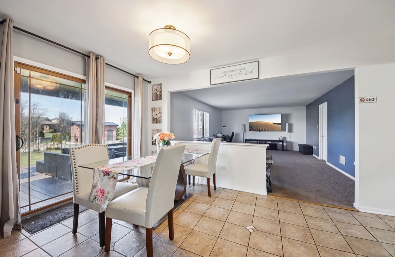 19328 Woodfield Court, Tinley Park, IL 60487