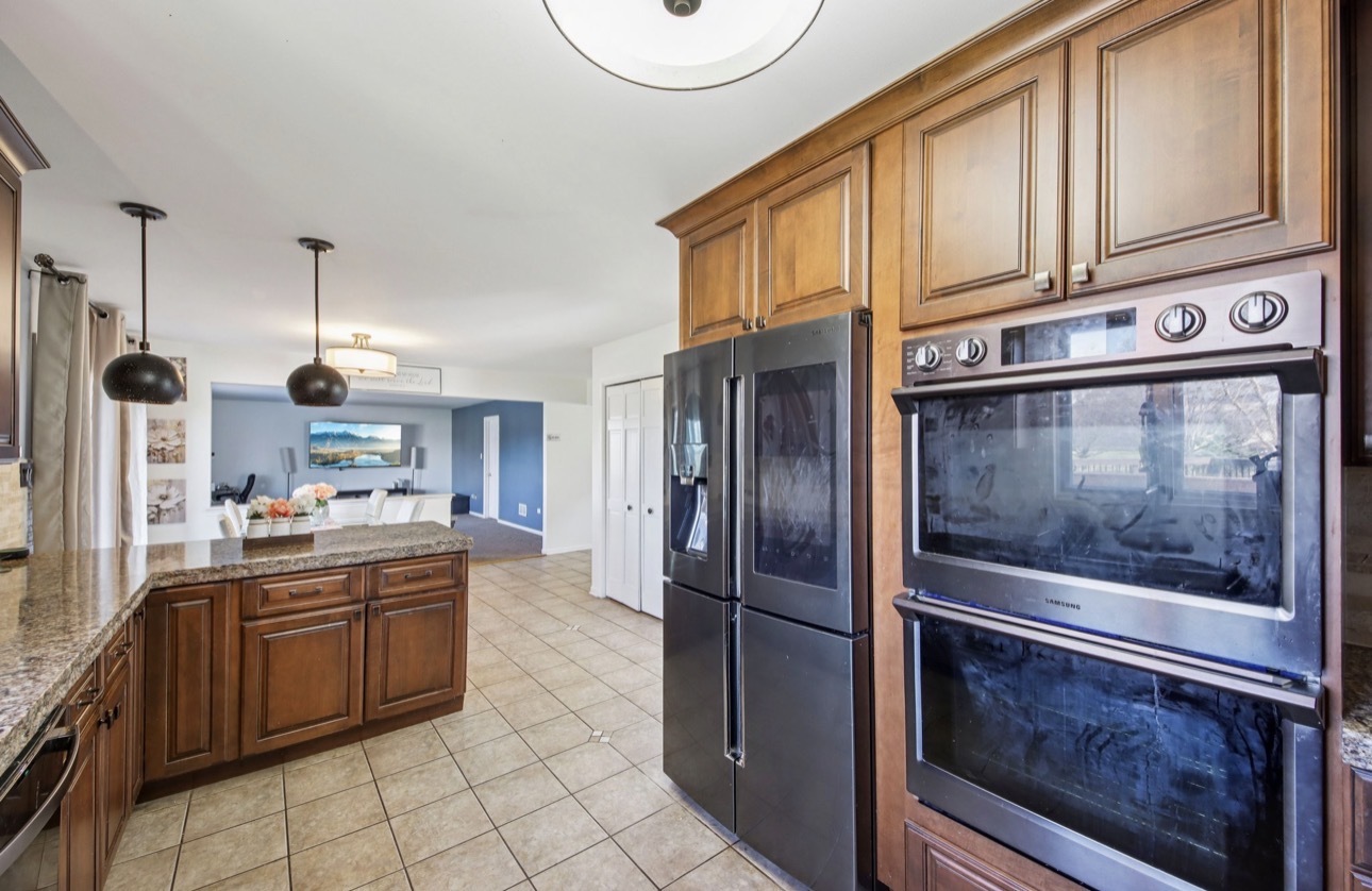 19328 Woodfield Court, Tinley Park, IL 60487