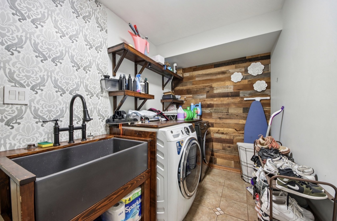 19328 Woodfield Court, Tinley Park, IL 60487