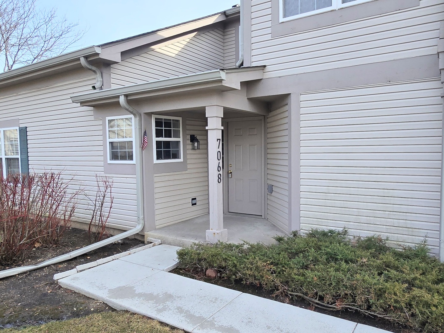 7068 S Stratton Lane, Gurnee, IL 60031