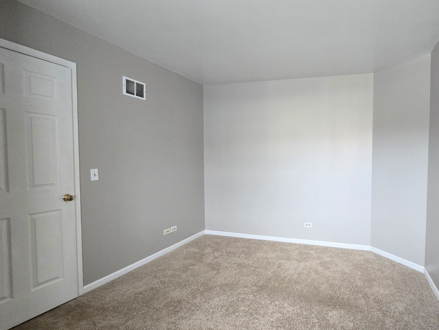 7068 S Stratton Lane, Gurnee, IL 60031