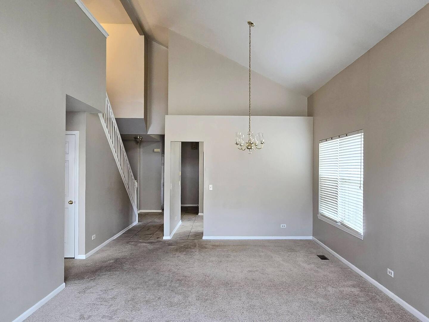 7068 S Stratton Lane, Gurnee, IL 60031