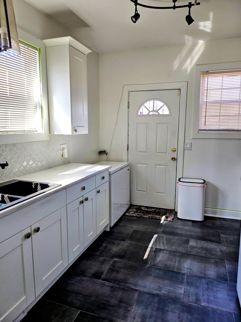 5254 W Monroe Street, Chicago, IL 60644