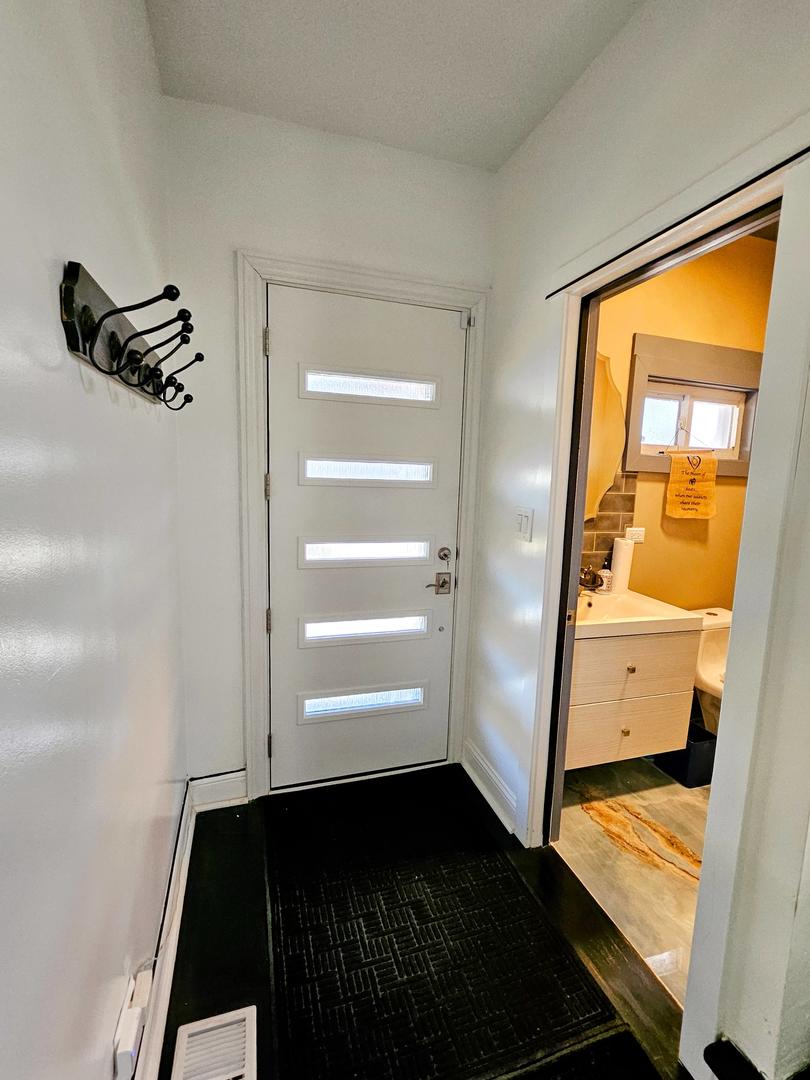 5254 W Monroe Street, Chicago, IL 60644