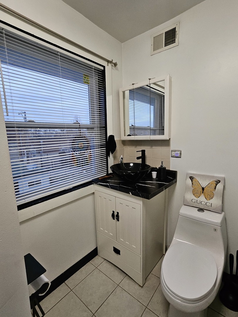 5254 W Monroe Street, Chicago, IL 60644