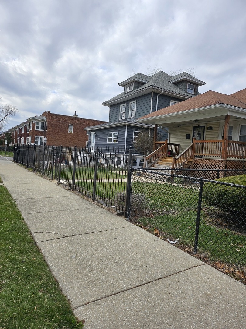 5254 W Monroe Street, Chicago, IL 60644