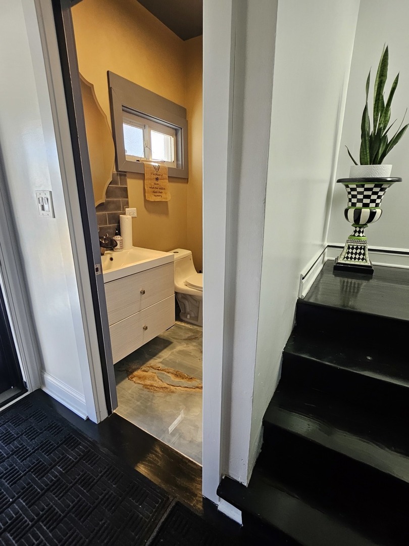 5254 W Monroe Street, Chicago, IL 60644